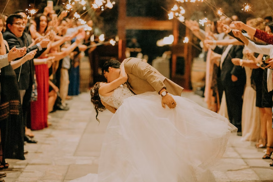 How to Become a Wedding Planner, According to Experts